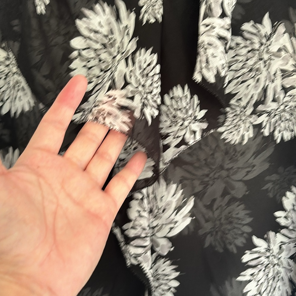Ann Taylor Factory sheer top; black and white floral design; Large - Picture 2 of 8